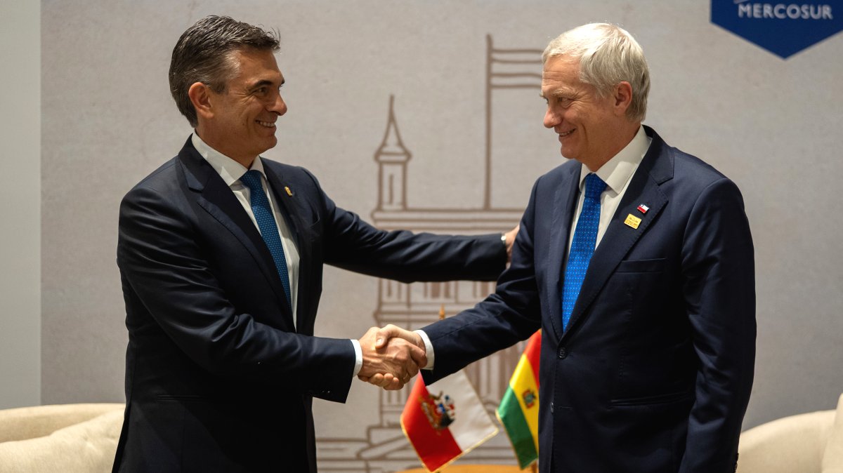 Kast realiza la primera visita oficial de un presidente chileno a…