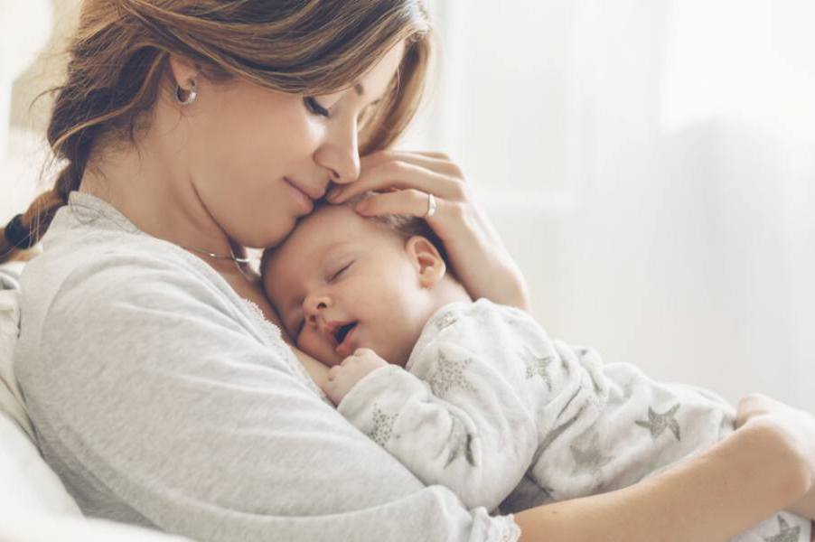 Maternidad en Ñuble: mujeres más jóvenes conviven con una región que…