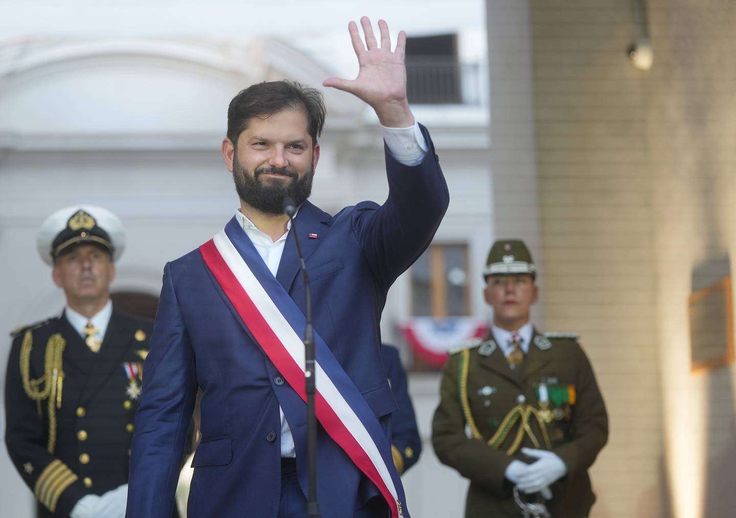Boric critica a Kast por responsabilizar al Gobierno anterior de los…