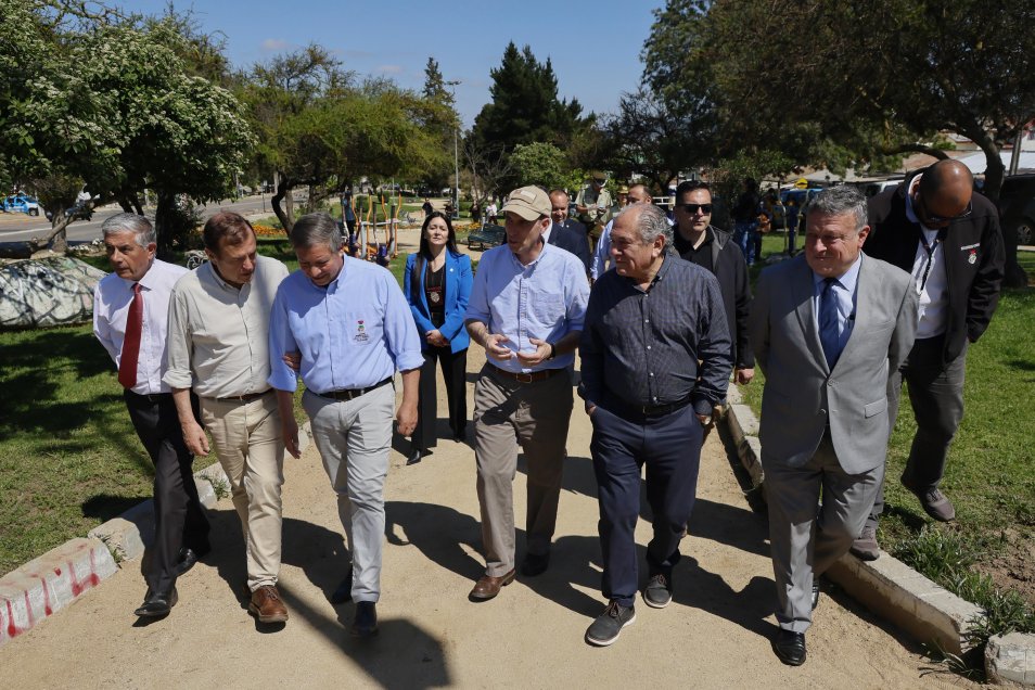 Villa Alemana inició la instalación de nueve postes inteligentes de…