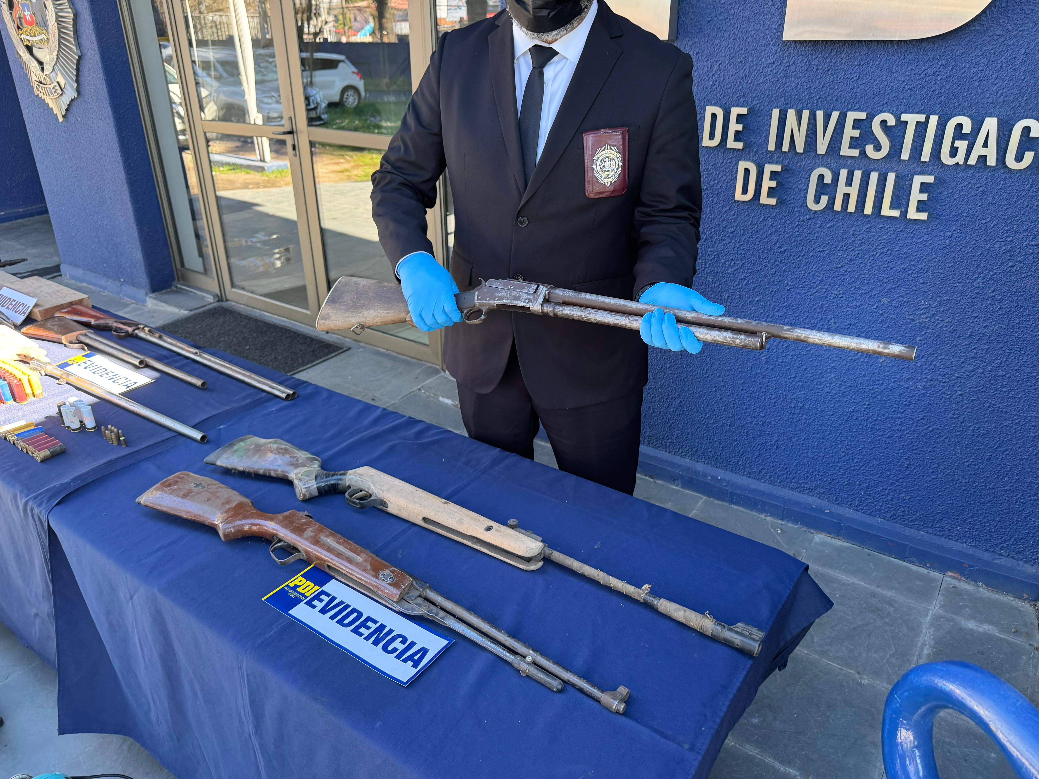 Un Anciano de 93 años almacenaba Armas de fuego en su taller…