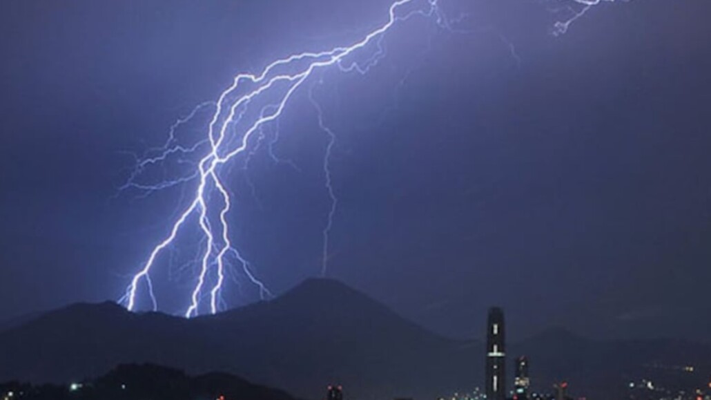 Meteorología emite aviso por tormentas eléctricas en Biobío