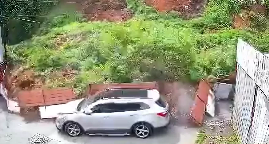 Lota: Derrumbe en carretera Fernando Maira destruye vivienda y corta…