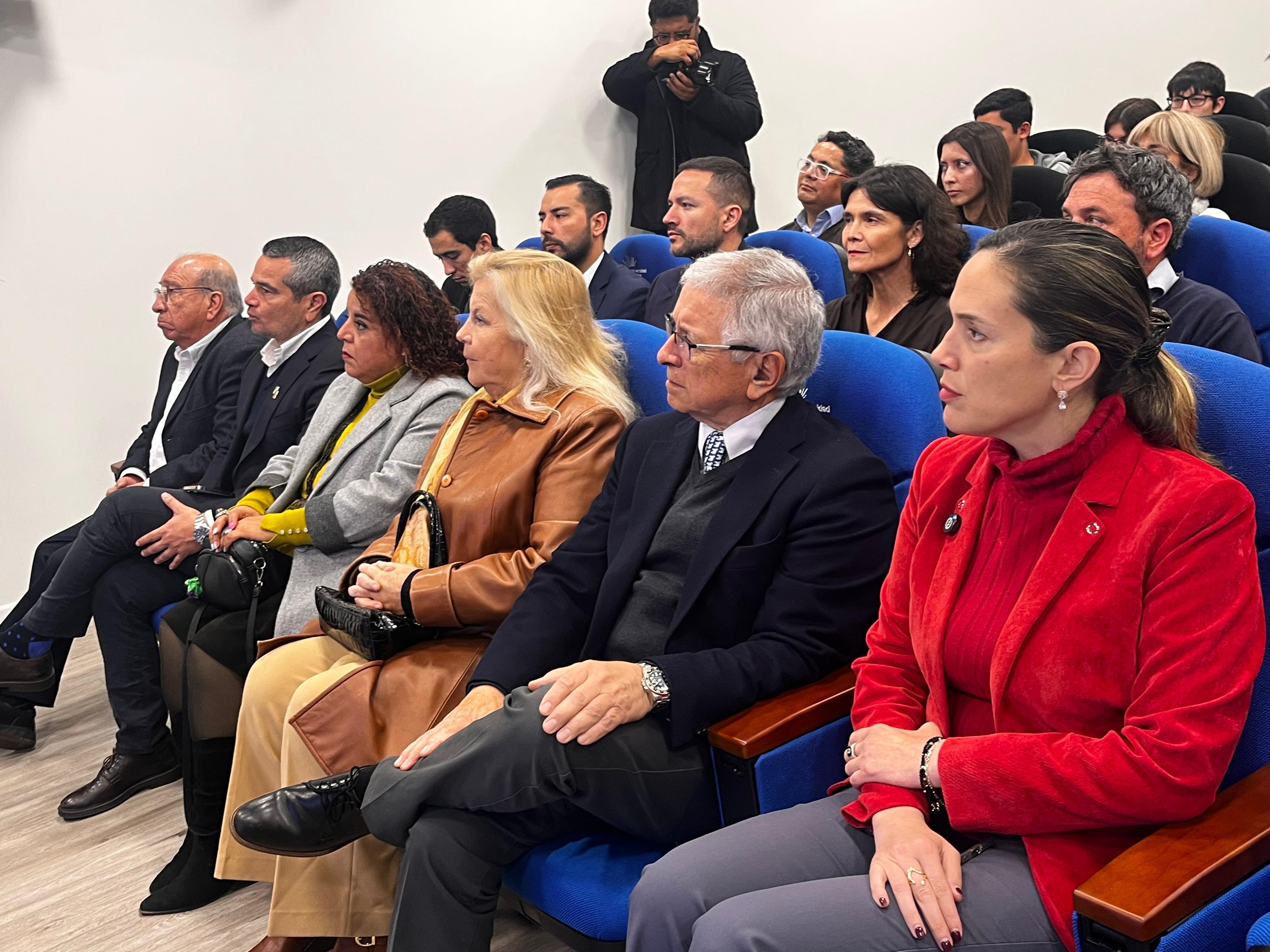 Universidad del Alba y líderes regionales analizan desafíos de la…