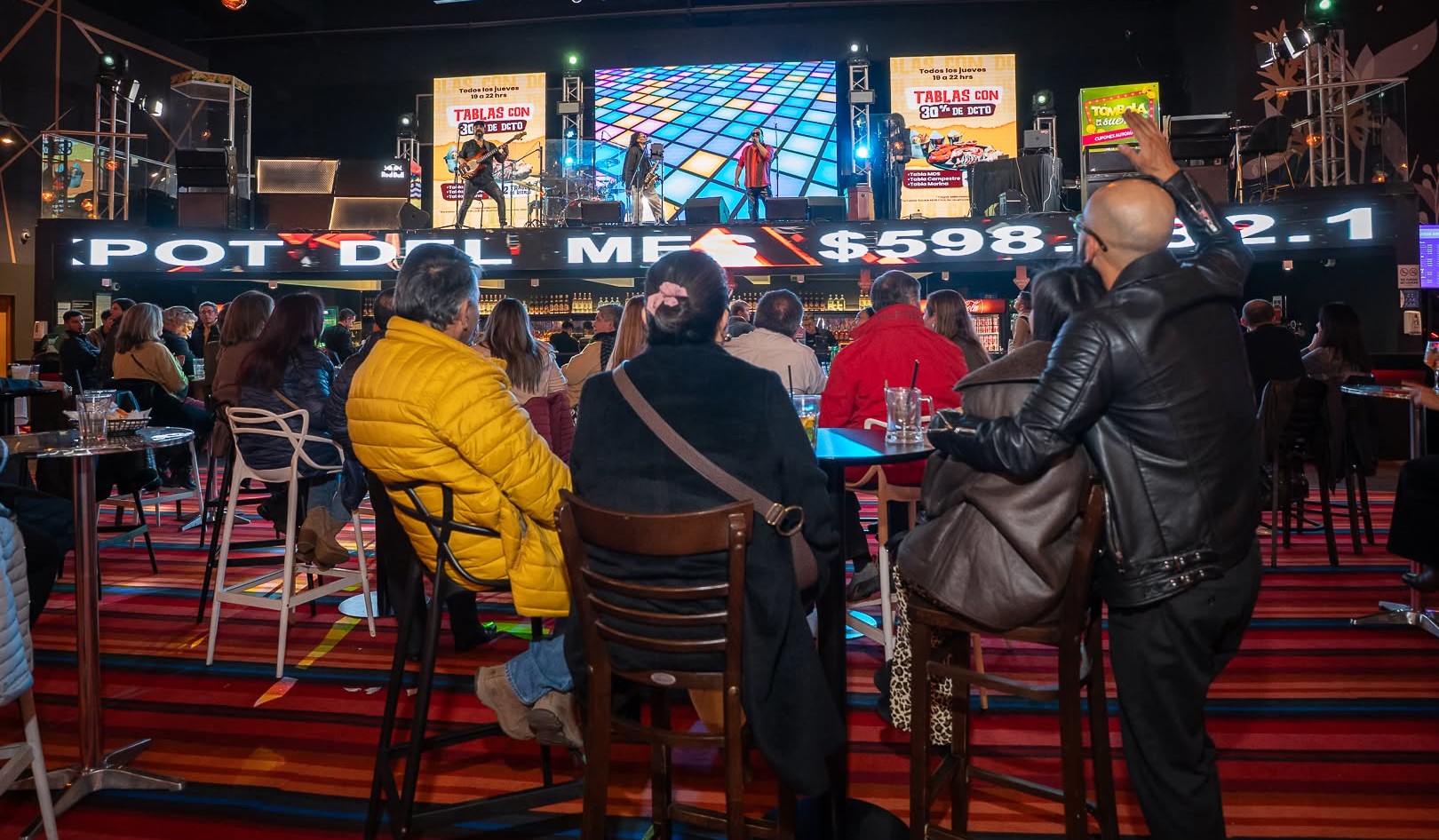 Música en vivo, promociones y noches de fiesta