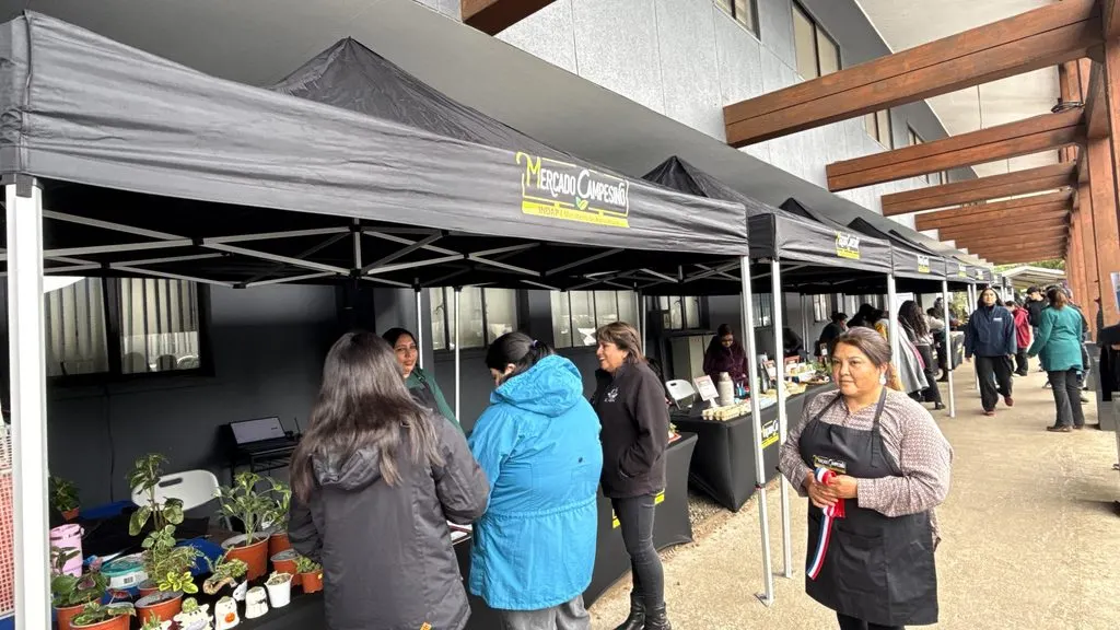 INDAP INAUGURA NUEVO MERCADO CAMPESINO EN LA UNIVERSIDAD DE LA FRONTERA