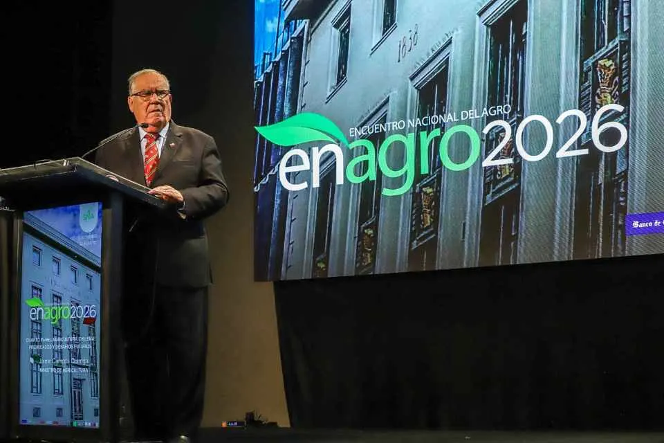 Ministro Campos destaca dinamismo del sector agrícola y llama a…