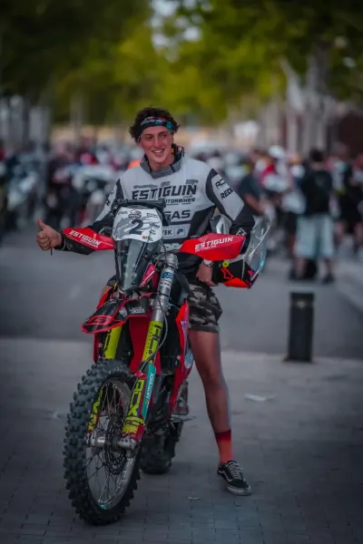 Joven piloto chileno Bruno Bozzo debuta en el Mundial de Rally Raid…