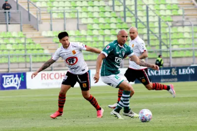 Santiago Wanderers goleó 4-1 a Rangers en Playa Ancha y dejó en…